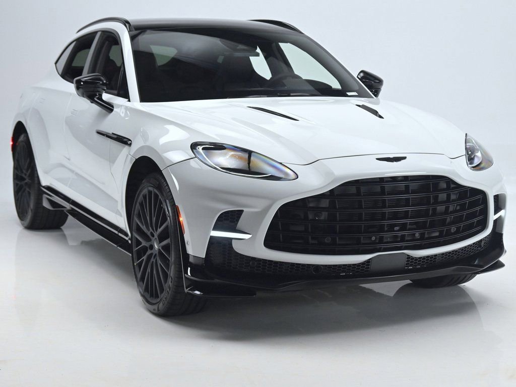 New 2026 Aston Martin DBX 707 image 3