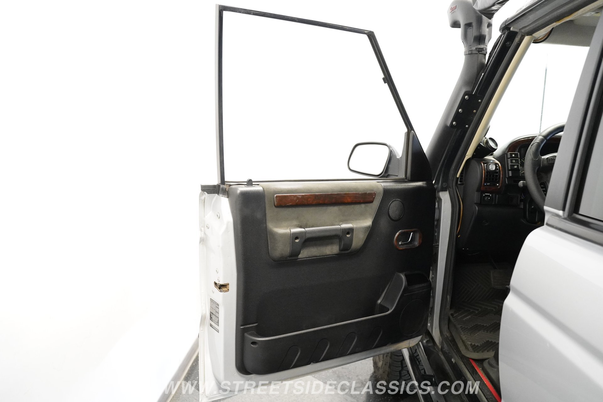 Used 2003 Land Rover Discovery SE image 37