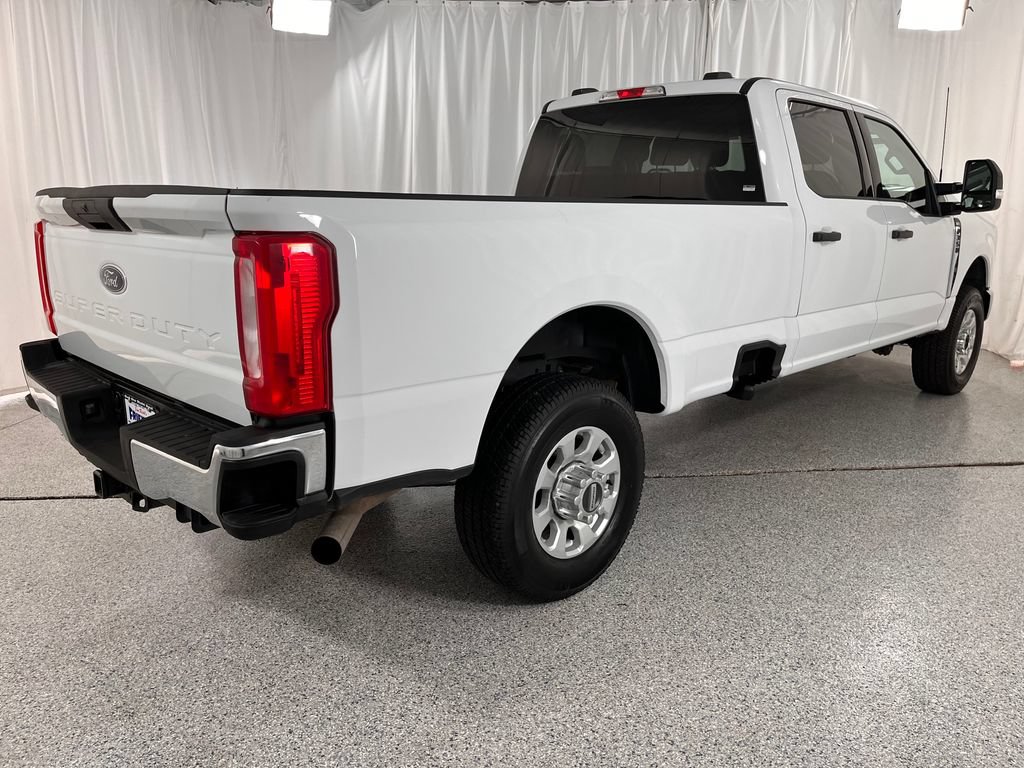 Used 2024 Ford F350 XLT w/ FX4 Off-Road Package AWD/4WD image 5