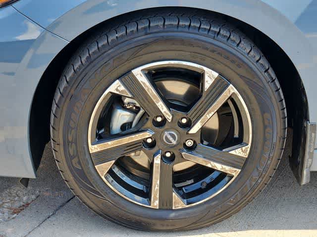 Used 2024 Nissan Sentra SV w/ Lighting Package FWD image 13