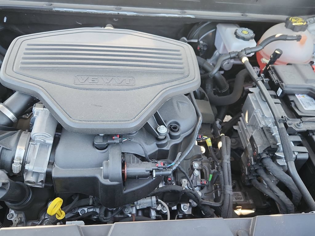 Used 2023 GMC Acadia AT4 w/ Technology Package AWD/4WD image 16