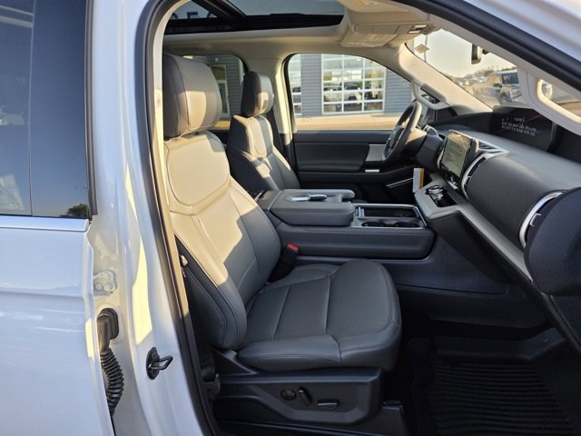 New 2025 Ford Expedition Max Active image 10