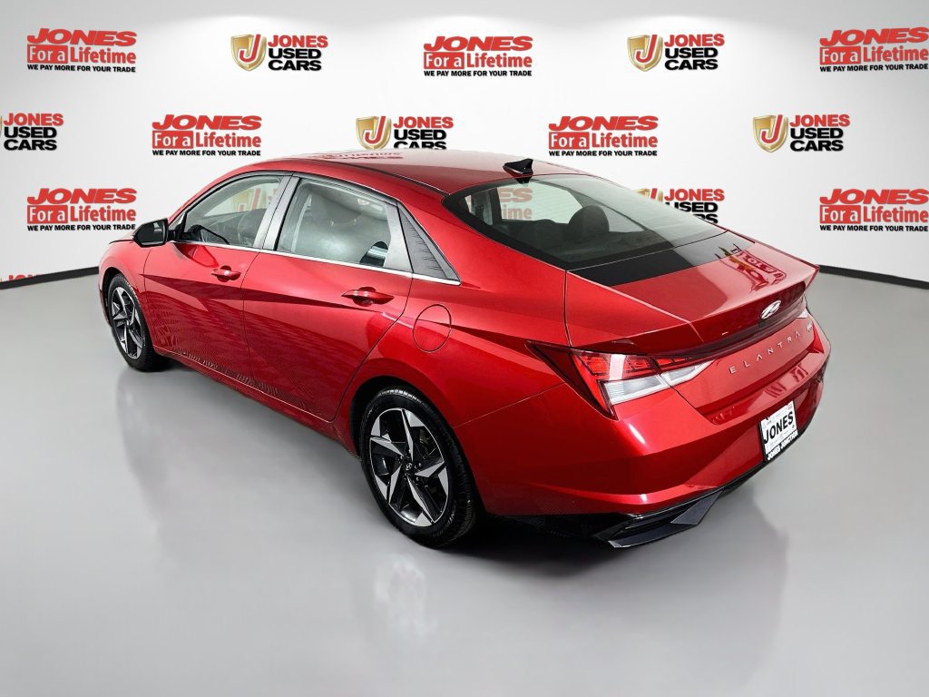 Used 2021 Hyundai Elantra SEL w/ Convenience + Premium Package FWD image 2