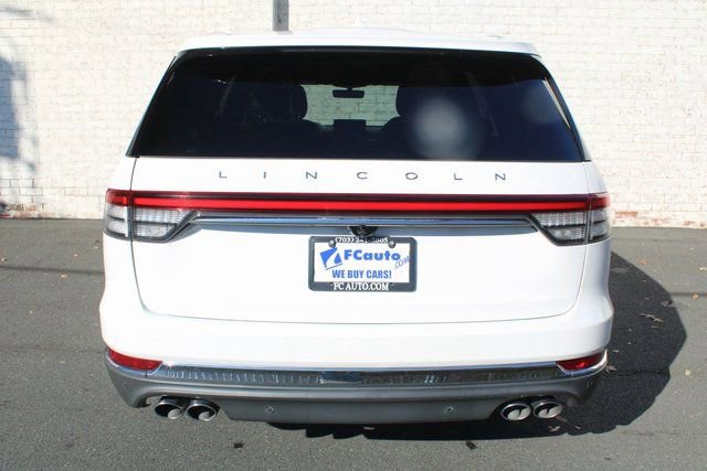 Used 2020 Lincoln Aviator Reserve w/ Equipment Group 201A image 8