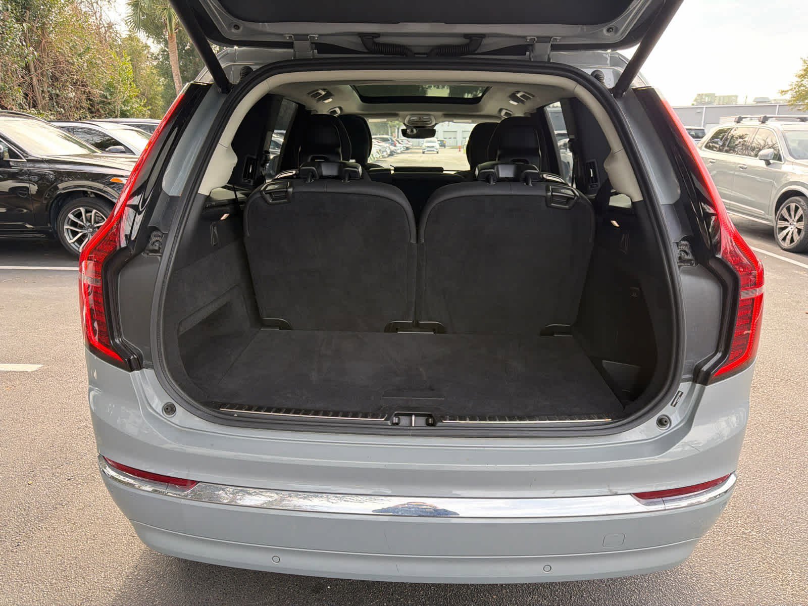 Certified 2025 Volvo XC90 B6 Plus image 58