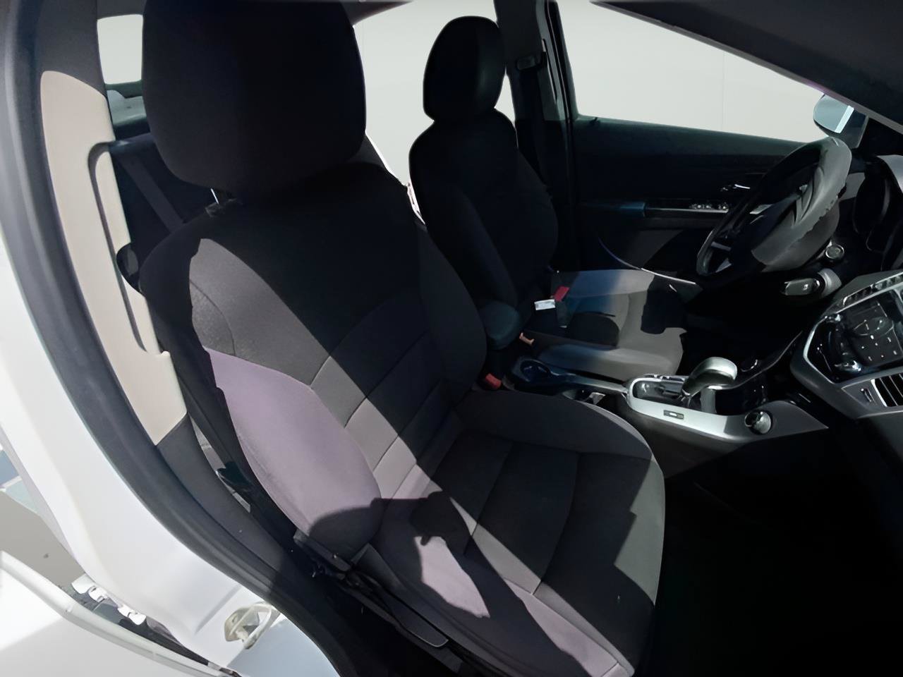 Used 2014 Chevrolet Cruze LT FWD image 8