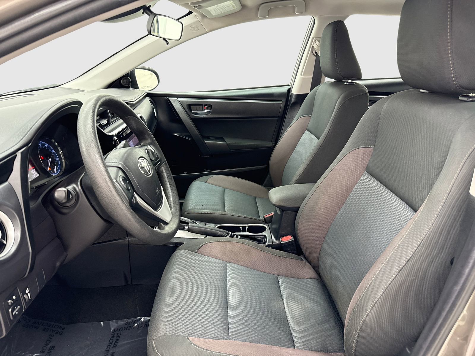 Used 2019 Toyota Corolla LE w/ Carpet Mat Package (TMS) FWD image 17