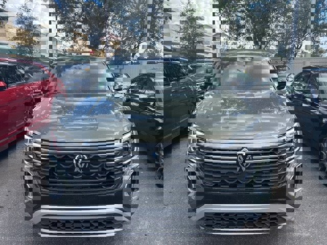 Certified 2025 Volkswagen Atlas Peak Edition SE image 2