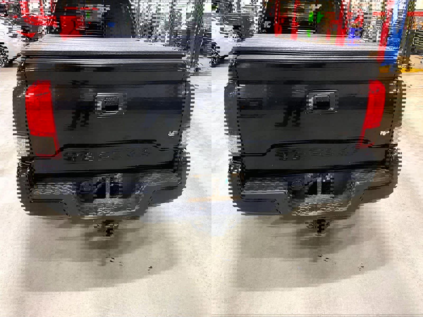 Used 2017 Toyota Tacoma TRD Sport image 7