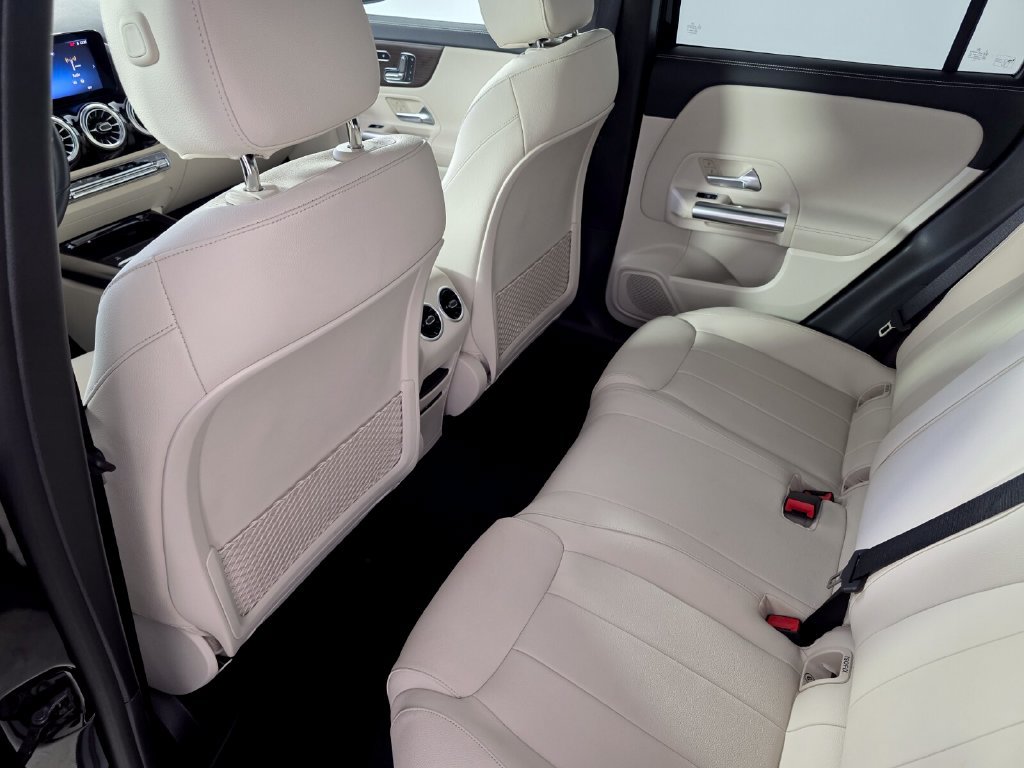 Certified 2025 Mercedes-Benz GLA 250 image 15