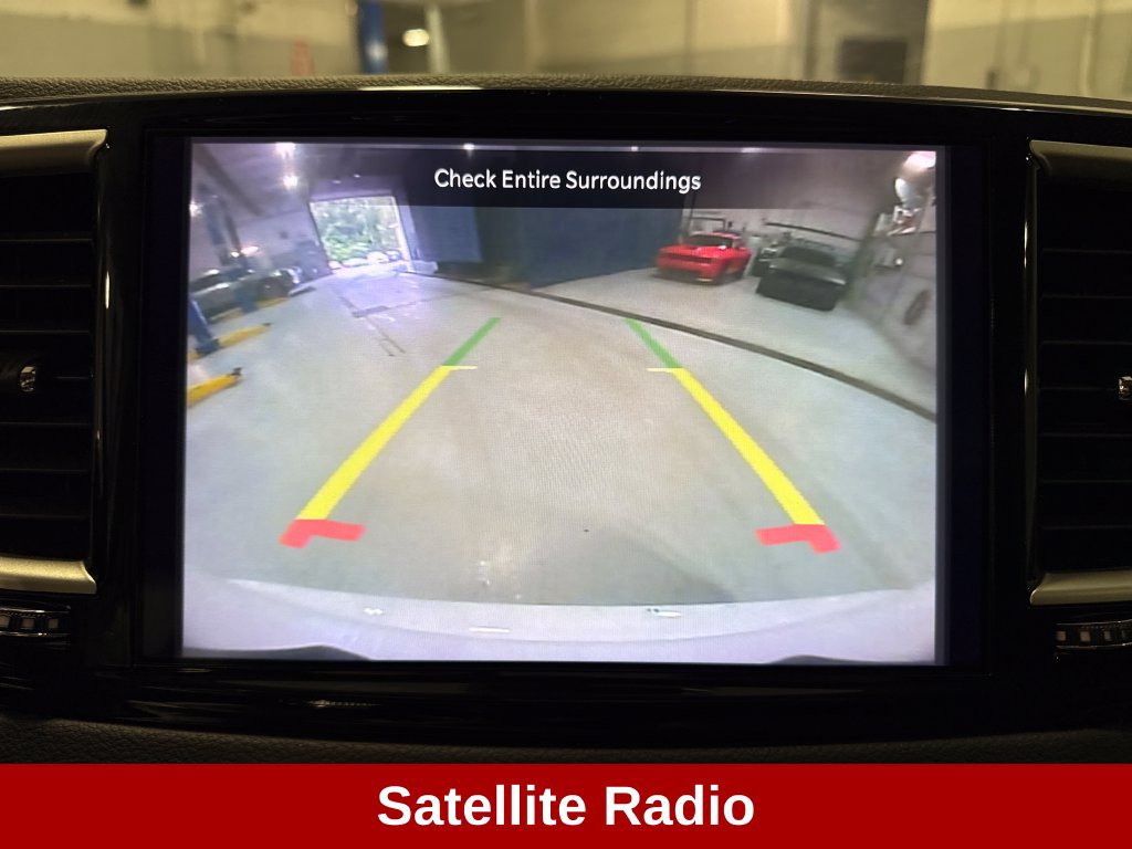 Used 2023 Chrysler Pacifica Touring-L FWD image 13