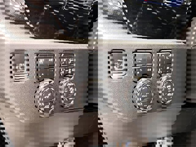 Certified 2023 Chevrolet Silverado 1500 LTZ image 20