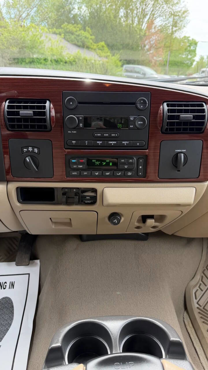 Used 2006 Ford F350 Lariat image 19