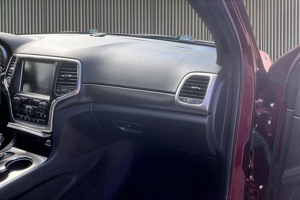 Used 2017 Jeep Grand Cherokee Altitude image 17