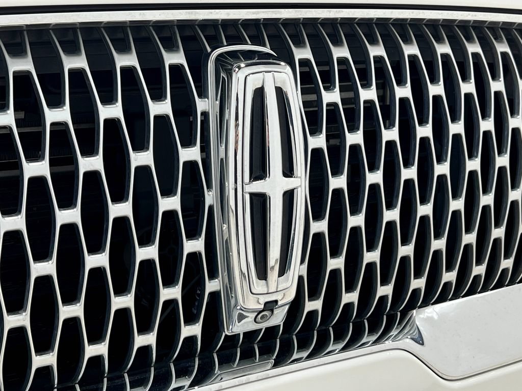 Used 2022 Lincoln Aviator Reserve w/ Equipment Group 201A AWD/4WD image 43