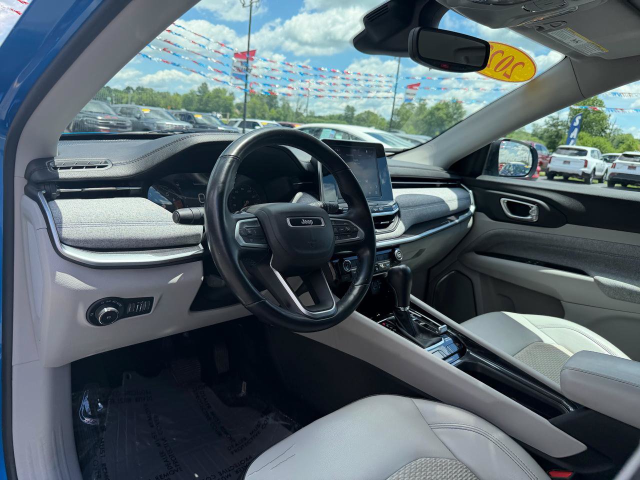 Used 2022 Jeep Compass Latitude w/ Convenience Group AWD/4WD image 13