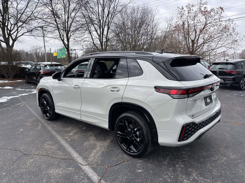 New 2026 Volkswagen Tiguan SE R-Line image 5