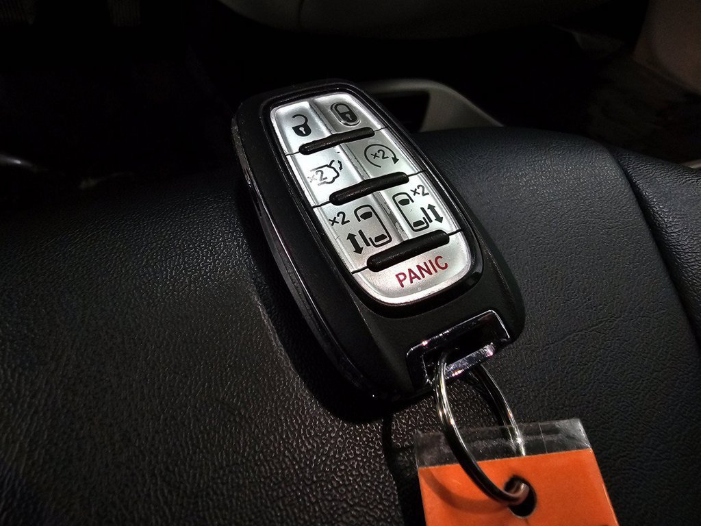 Used 2024 Chrysler Pacifica Touring-L FWD image 35