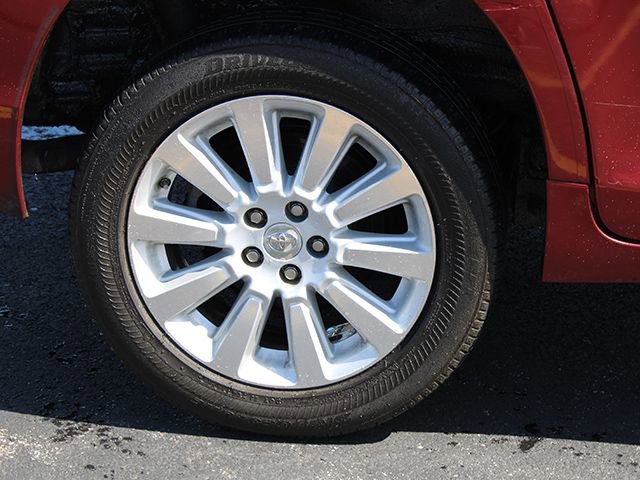 Used 2012 Toyota Sienna LE w/ Towing Pkg AWD/4WD image 7