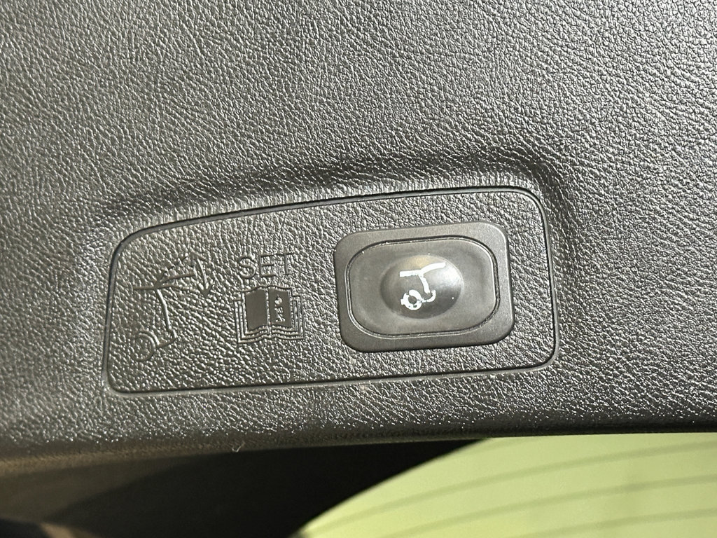 Used 2018 Lincoln MKC Select AWD/4WD image 18
