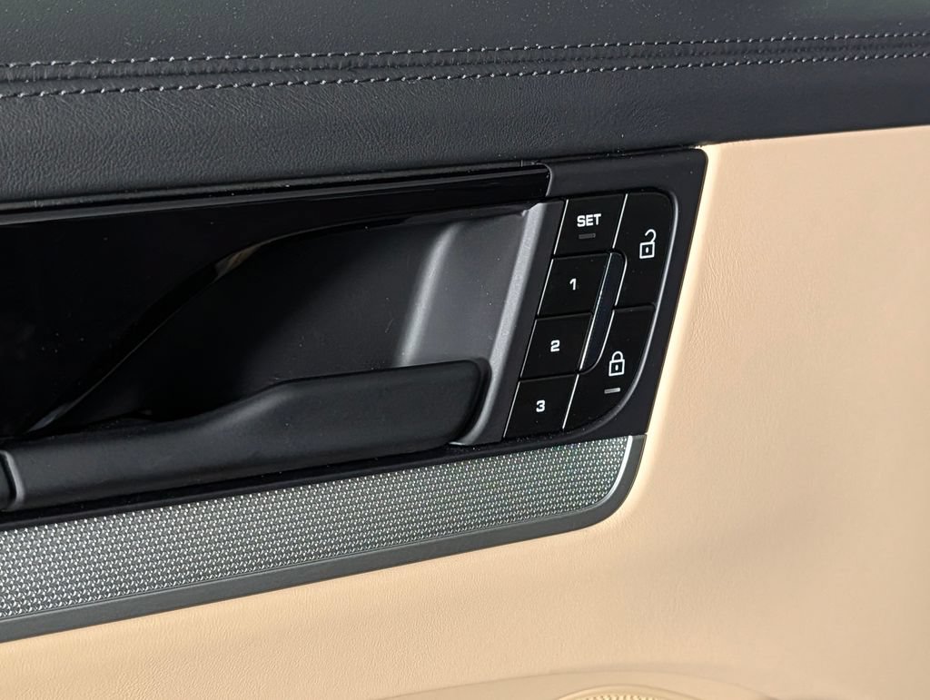 Certified 2026 Porsche Cayenne Coupe AWD/4WD image 26