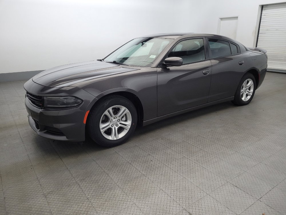 Used 2022 Dodge Charger SXT w/ Leather Interior Group image 2