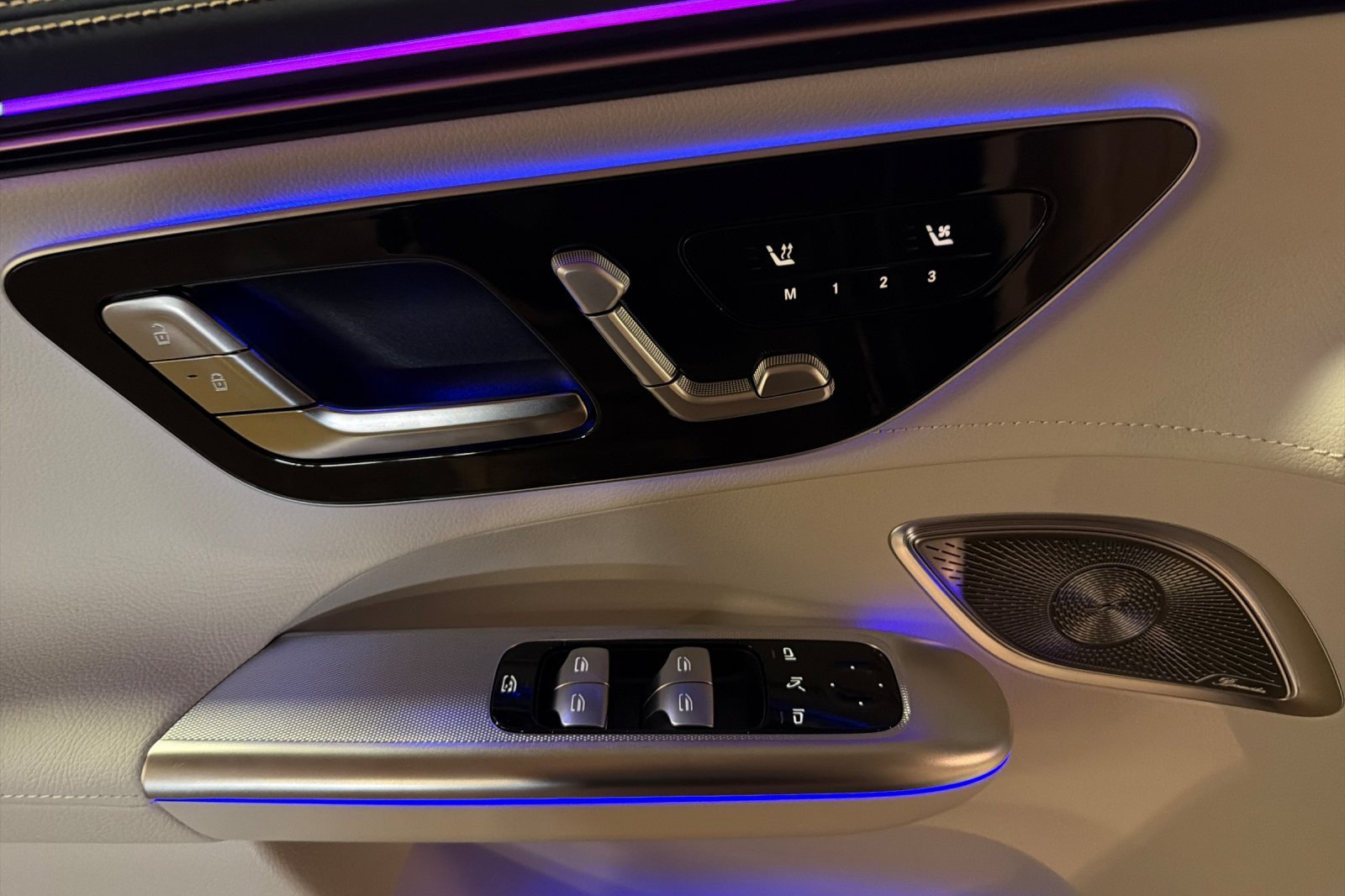 New 2027 Mercedes-Benz EQE 320 4MATIC SUV image 10