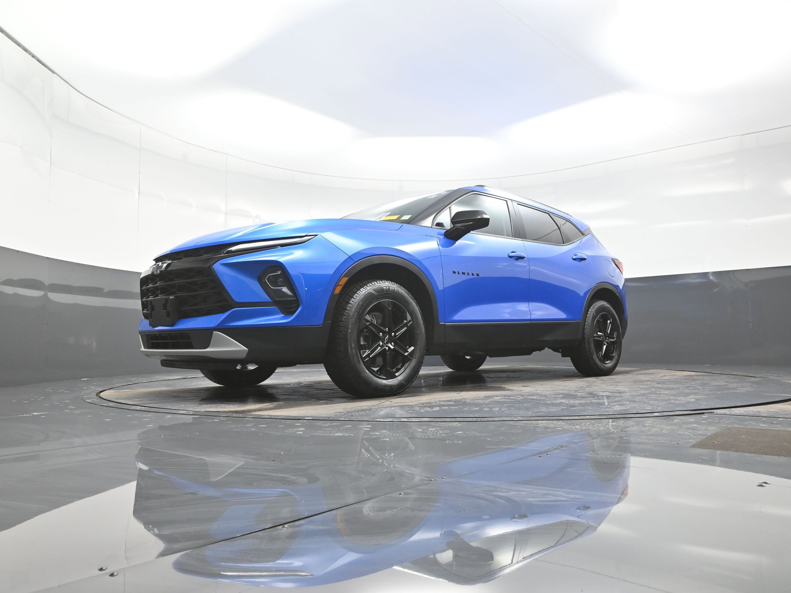 Used 2025 Chevrolet Blazer LT w/ Midnight/Sport Edition image 11