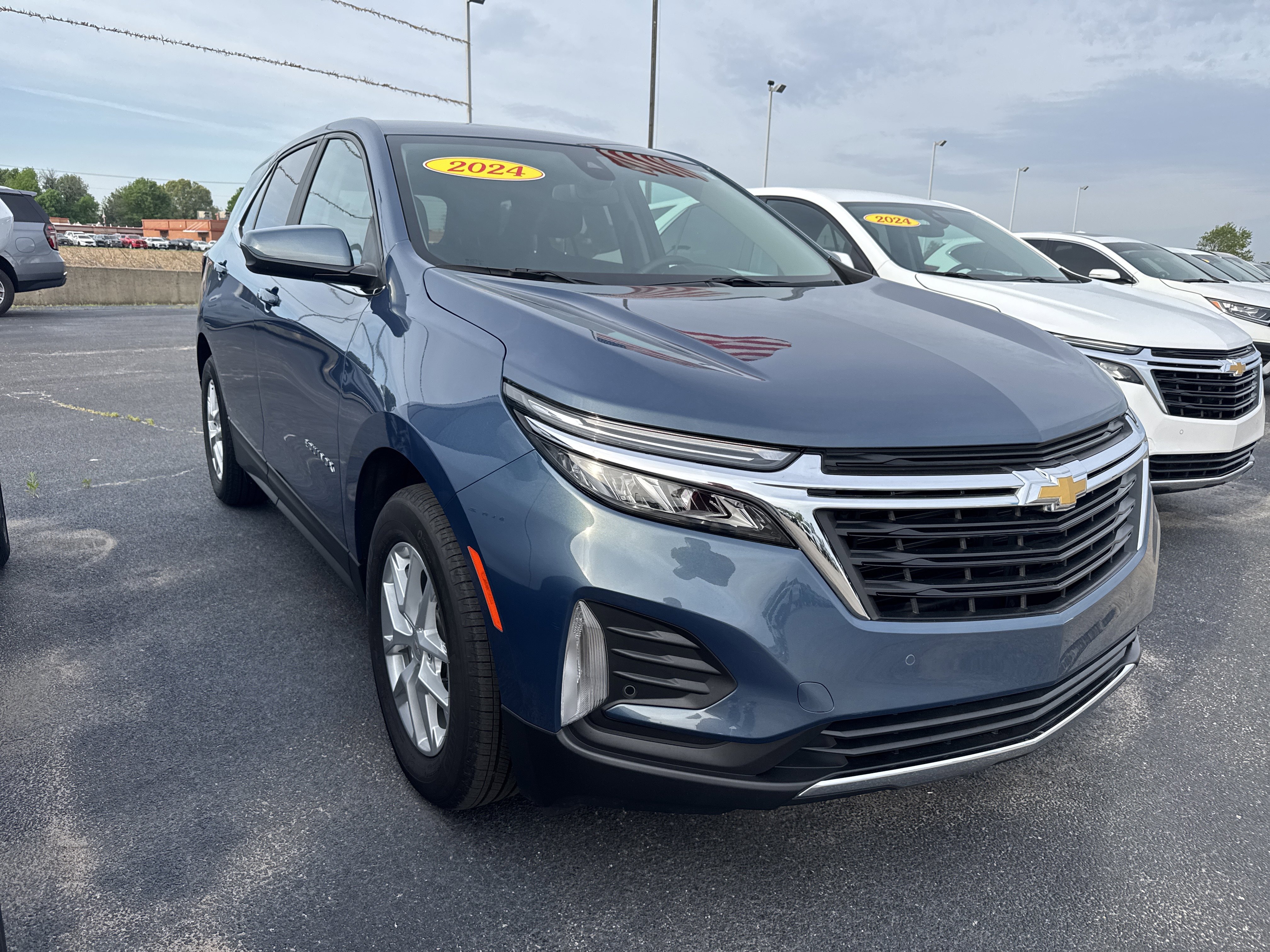 Used 2024 Chevrolet Equinox LT FWD image 5