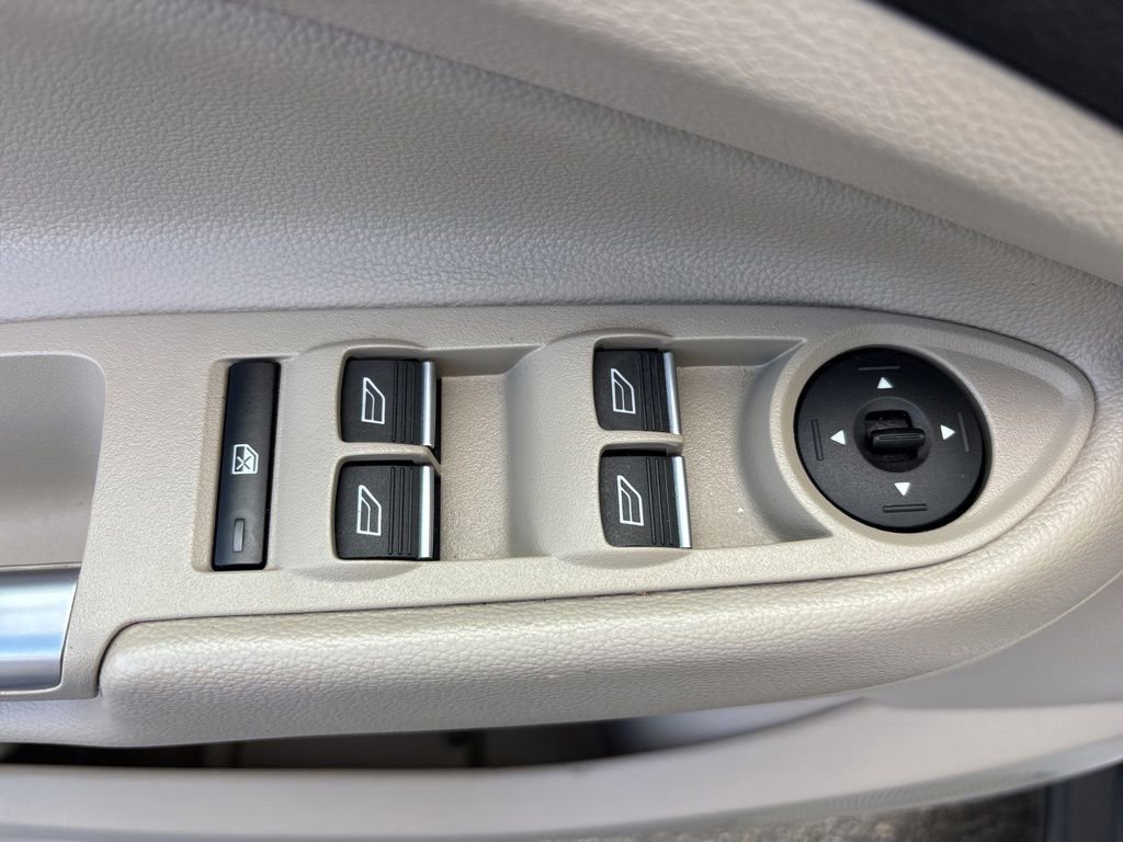 Used 2019 Ford Escape Titanium AWD/4WD image 25