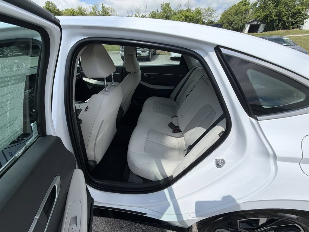 Used 2025 Hyundai Sonata SEL FWD image 22