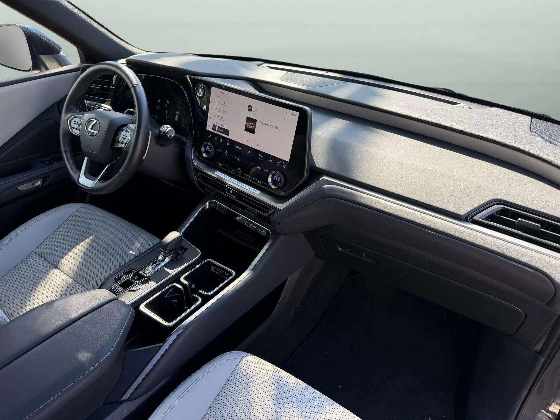 Used 2025 Lexus TX 350 350 Premium w/ Technology Package image 2