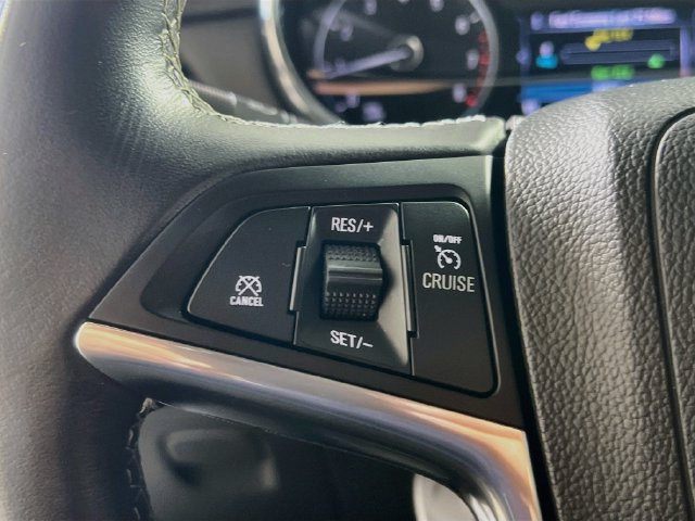 Used 2022 Buick Encore Preferred w/ Safety Package FWD image 17