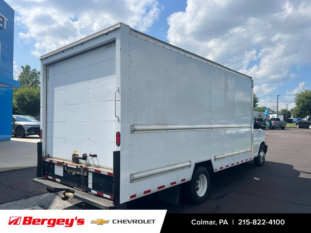 Used 2018 GMC Savana 3500 Extended w/ Driver Convenience Package RWD image 9