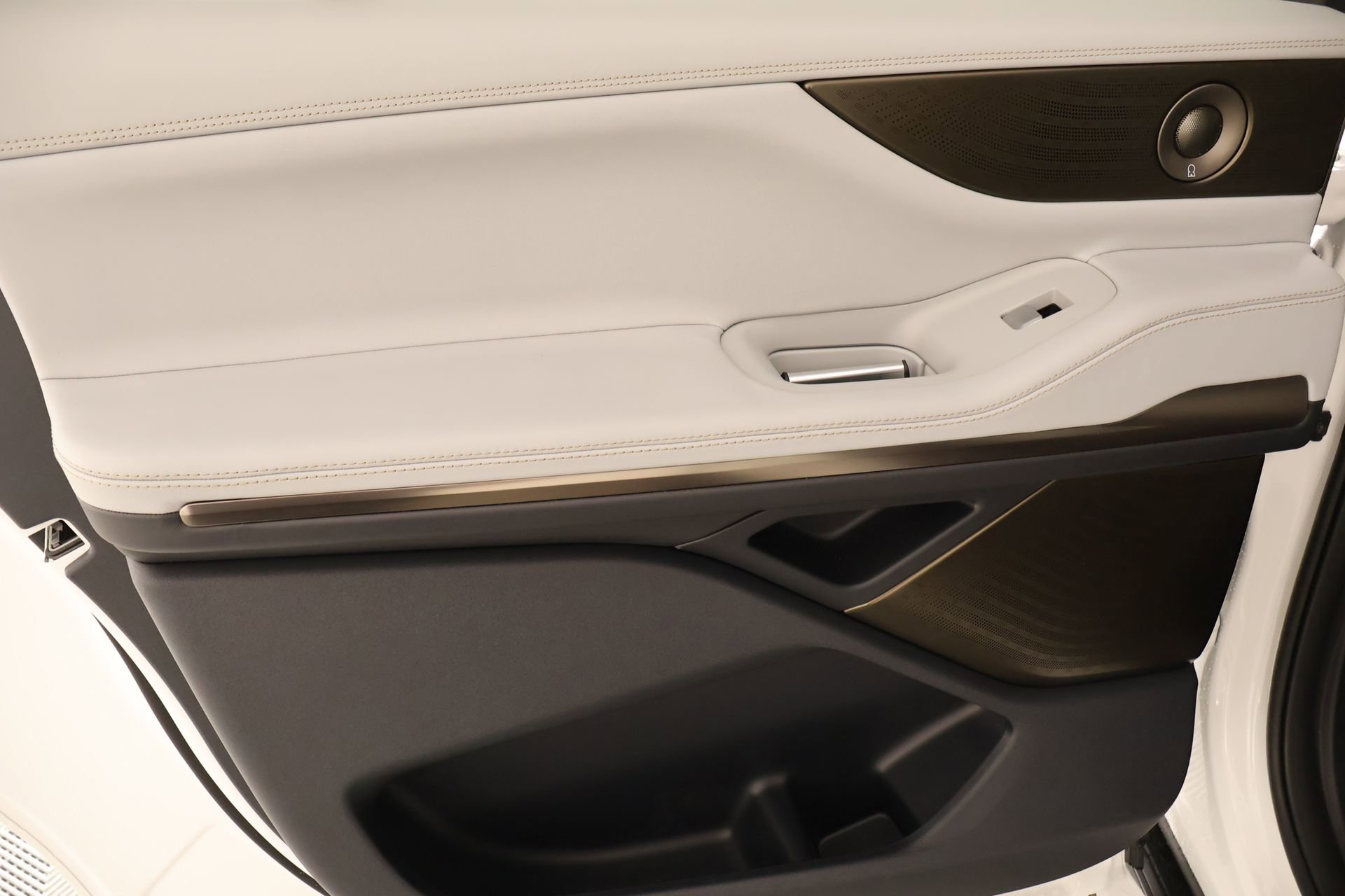 New 2026 Lincoln Navigator L Black Label w/ Black Label Special Edition image 19