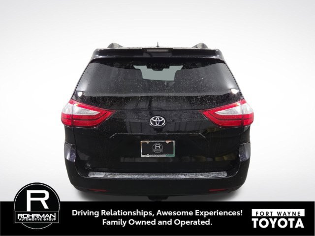 Used 2019 Toyota Sienna XLE Premium FWD image 8