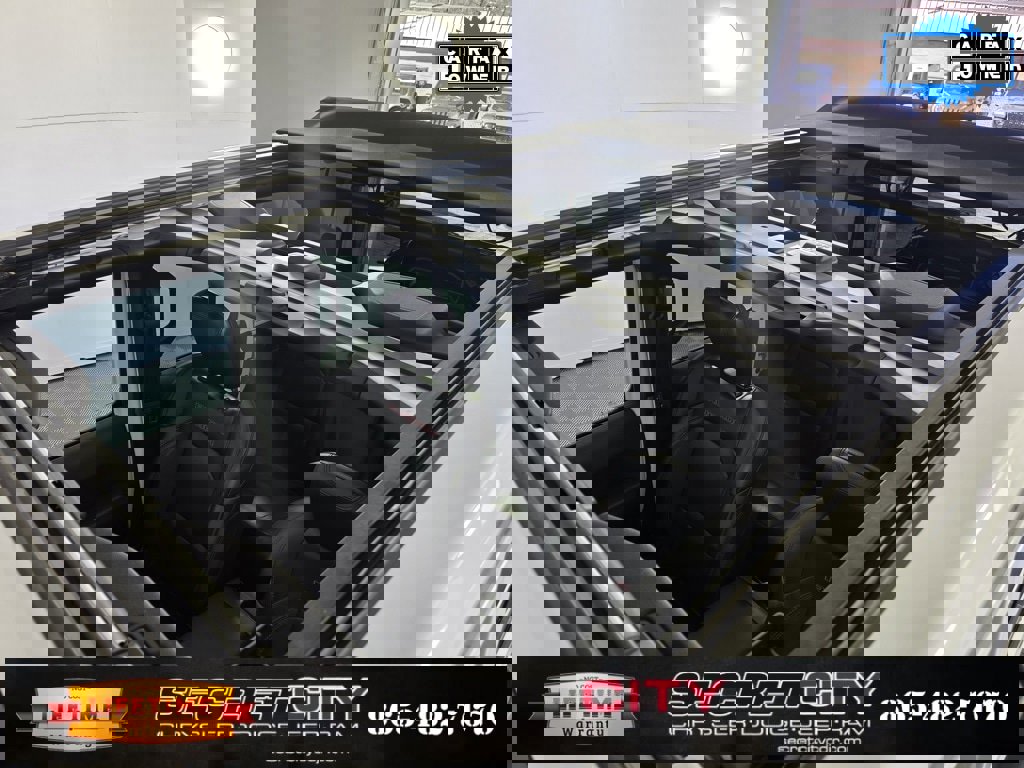 Used 2022 Jeep Wrangler Unlimited Rubicon w/ Xtreme Recon 35" Tire Package image 29