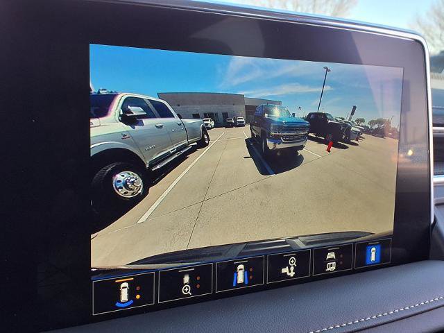 Used 2024 GMC Yukon SLT w/ SLT Premium Package image 6