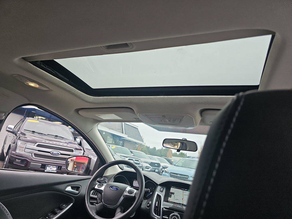 Used 2014 Ford Focus Titanium FWD image 37