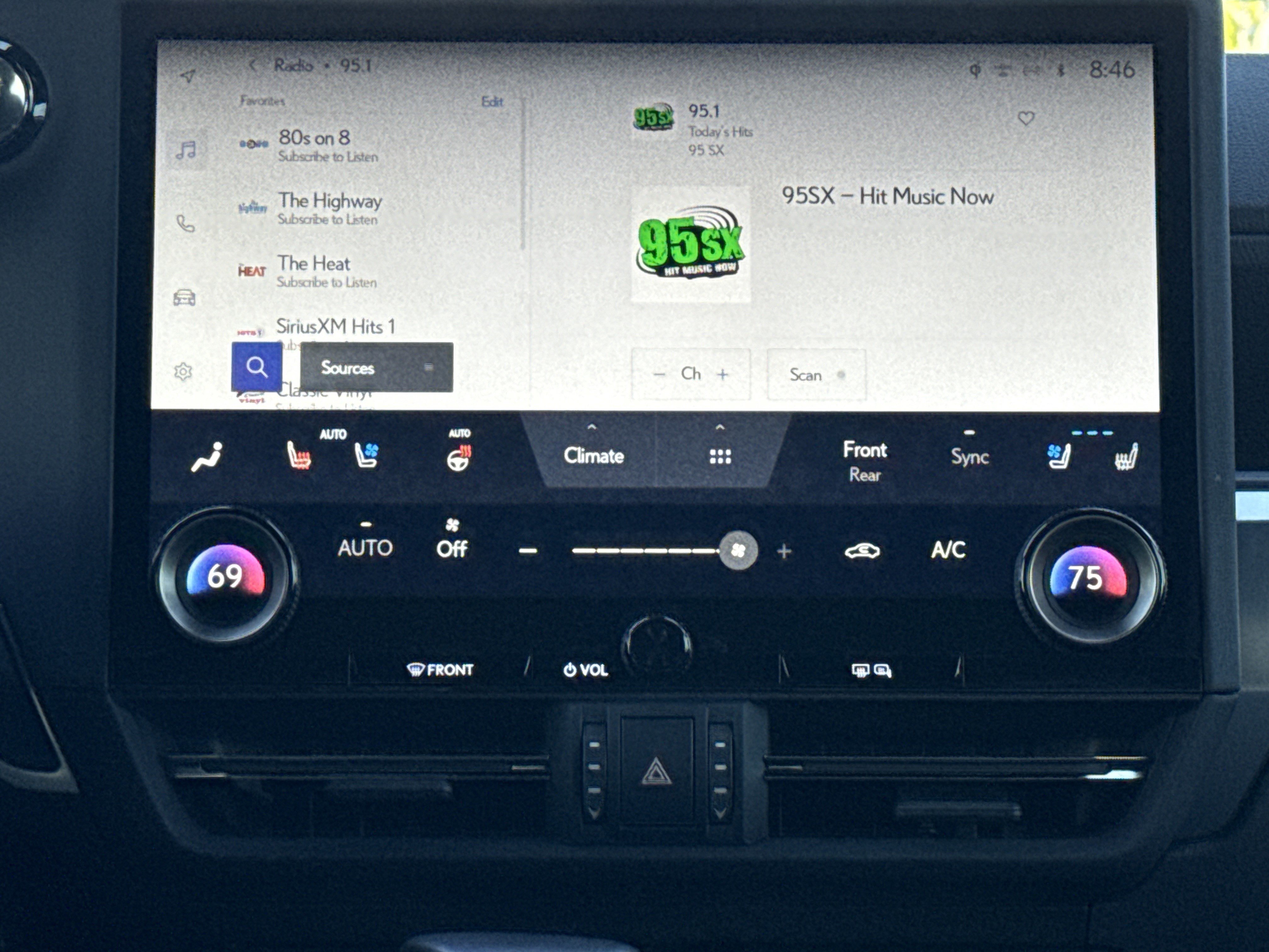 Used 2025 Lexus GX 550 image 23