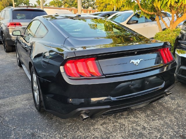 Used 2019 Ford Mustang Coupe RWD image 4