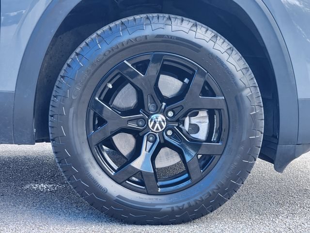 Used 2025 Volkswagen Atlas Peak Edition SE AWD/4WD image 11