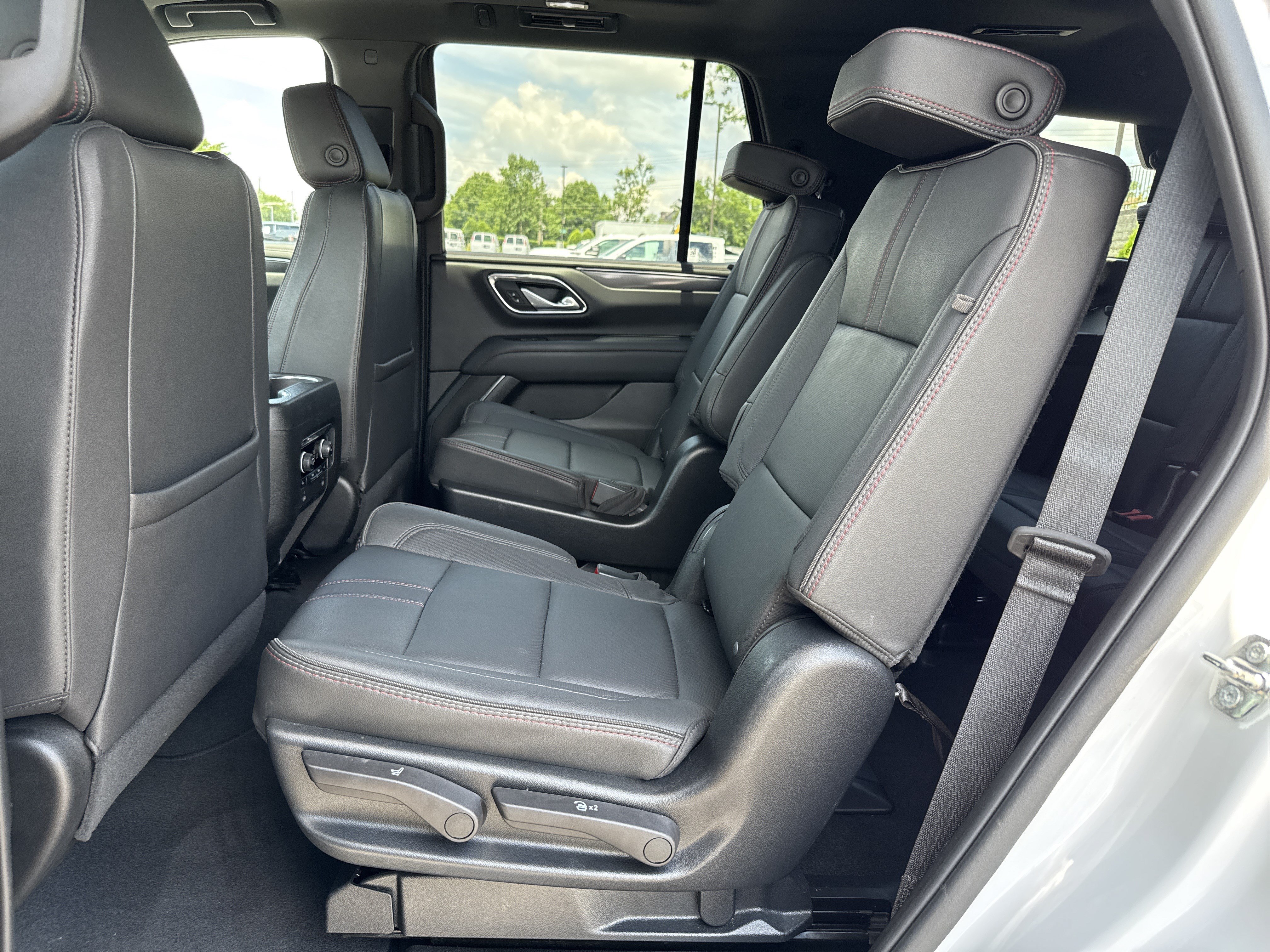 Used 2023 Chevrolet Tahoe RST w/ Luxury Package AWD/4WD image 31
