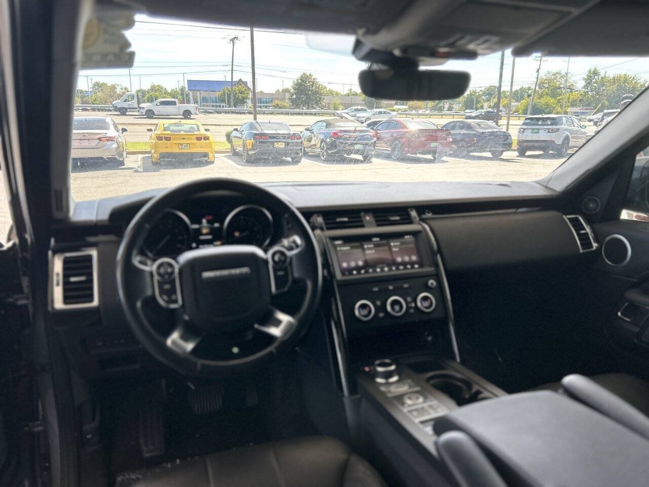 Used 2018 Land Rover Discovery SE AWD/4WD image 40