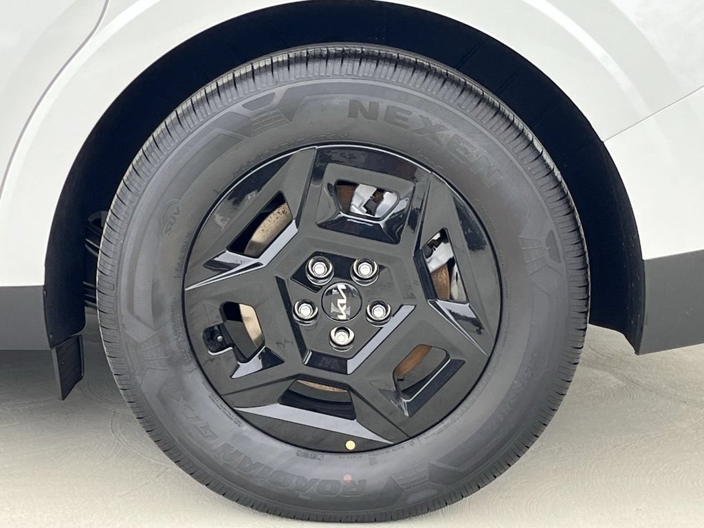 New 2026 Kia Carnival FWD image 32