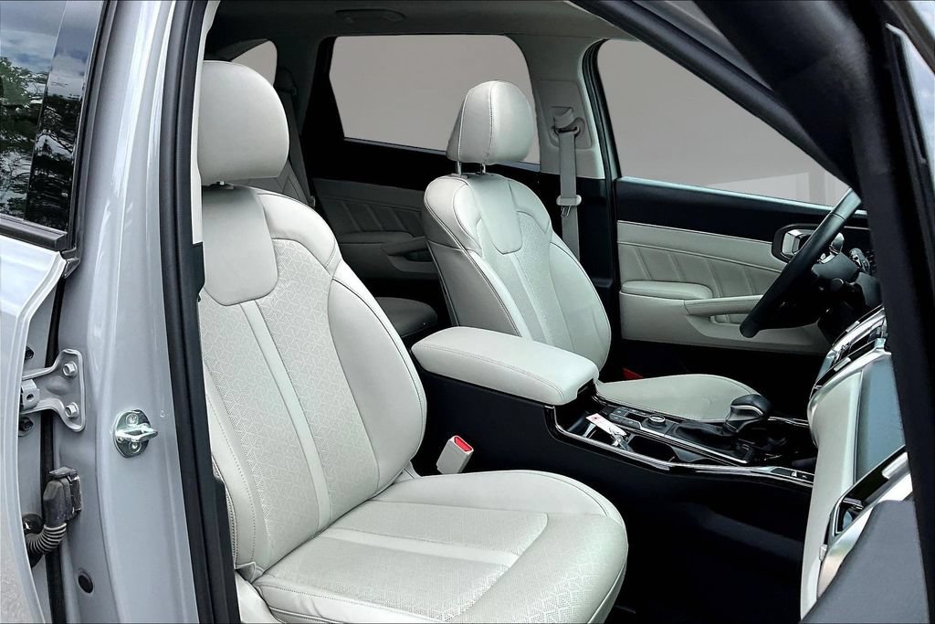 Certified 2023 Kia Sorento SX AWD/4WD image 28