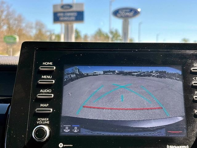 Used 2021 Toyota Camry SE w/ Cold Weather Package FWD image 19