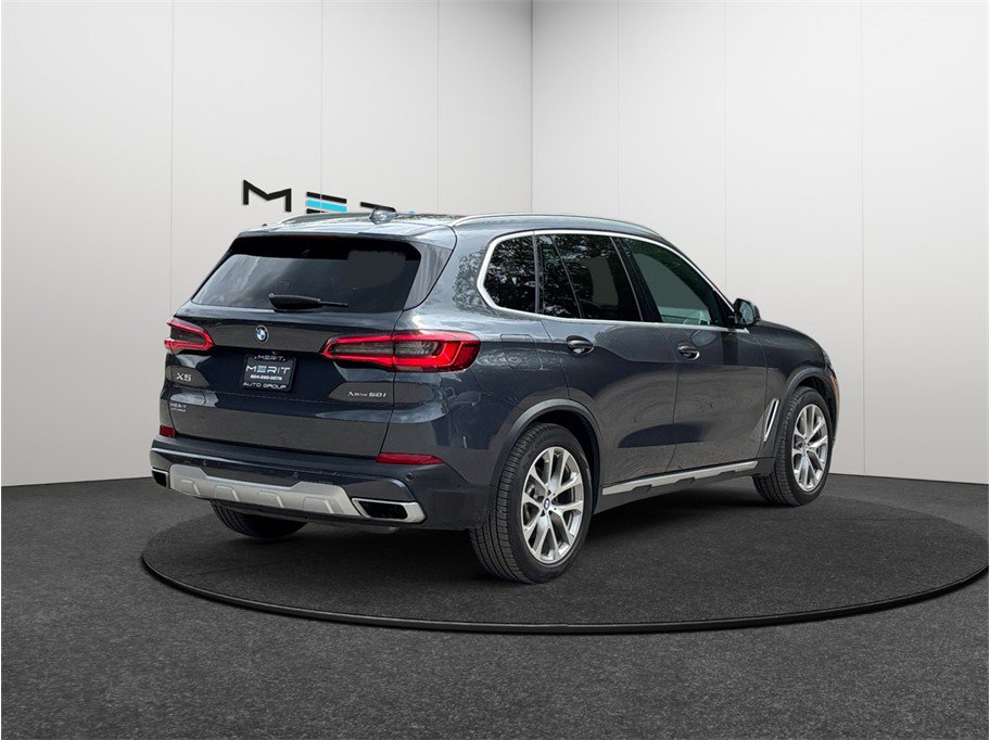 Used 2019 BMW X5 xDrive50i w/ Parking Assistance Package AWD/4WD image 9