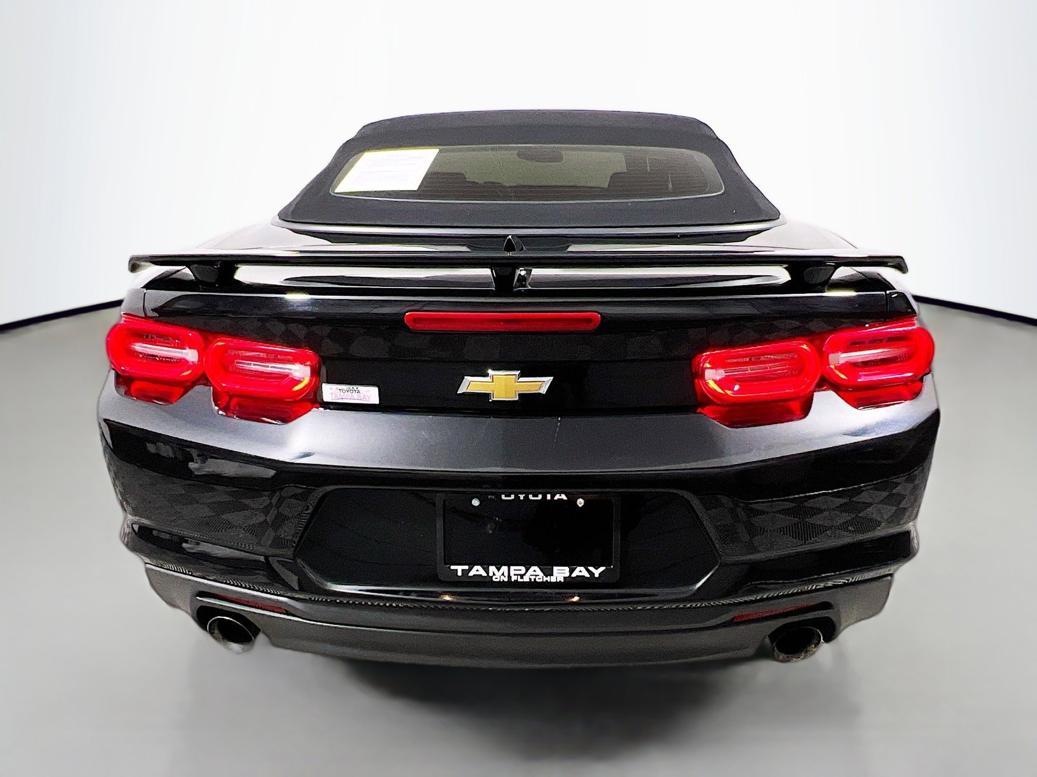 Used 2023 Chevrolet Camaro LT RWD image 6