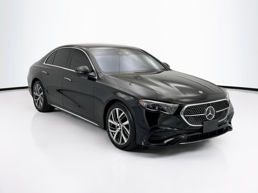 Used 2024 Mercedes-Benz E 350 4MATIC Sedan image 3